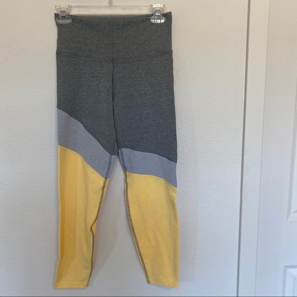 Old Navy Pants - Old navy active high waist leggings yellow/grey M